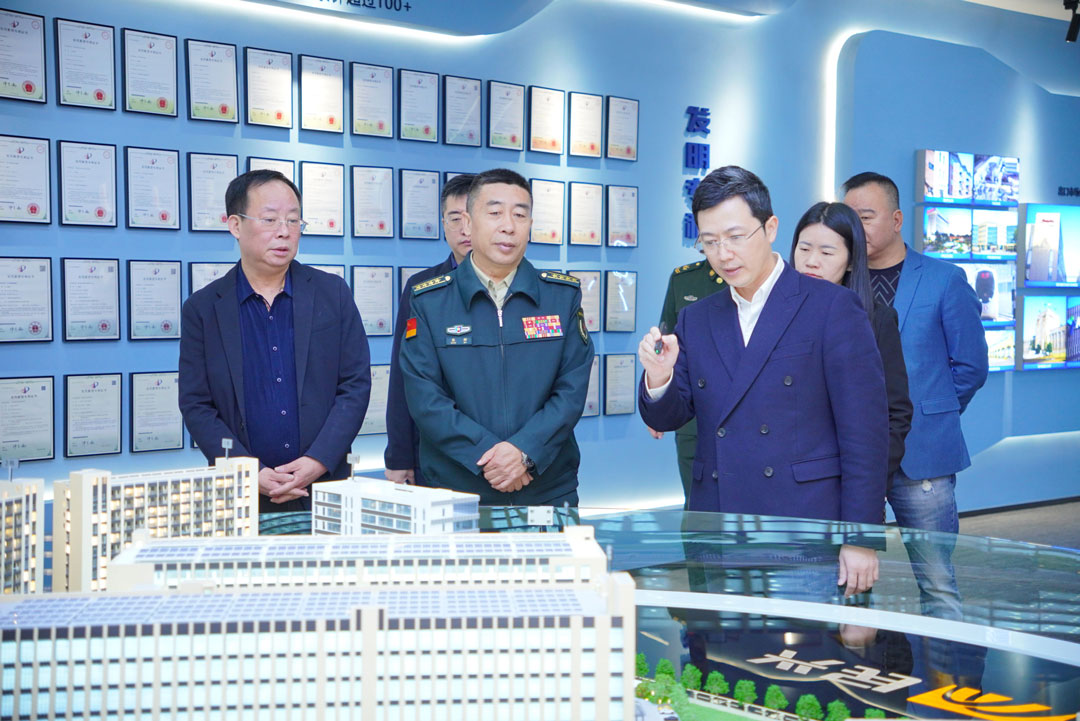 东莞市委常委张彬一行莅临尊时凯龙走访调研，，问需问计助企业生长